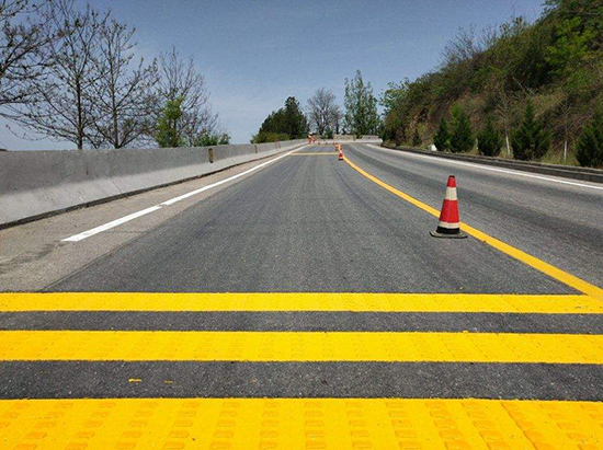 道路振荡标线施工